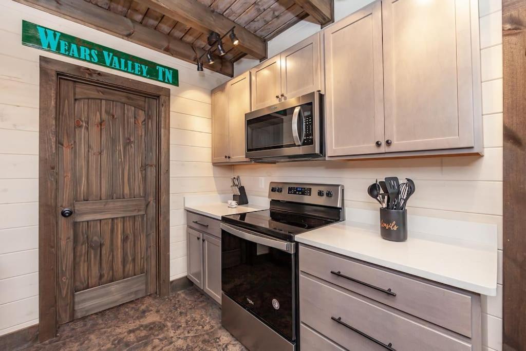 Romantic A-Frame Private Hottub Firepit Neargsmnp Sevierville Exterior foto